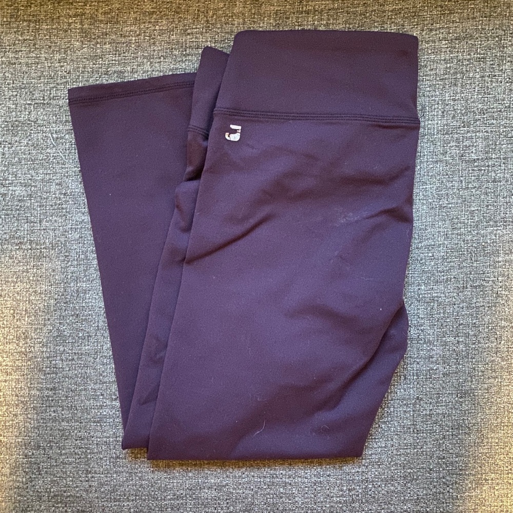 Fabletics purple mid rise Capri